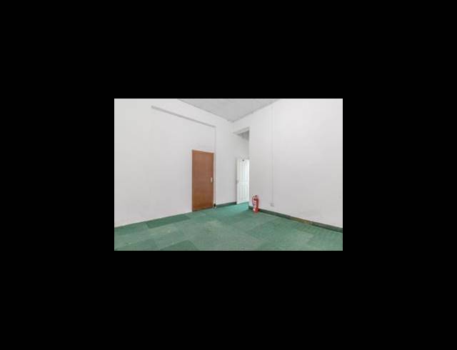 900M² BUSINESS TO LET IN GANTS PLAZA
